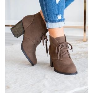 Chic Soul Black Tie up Booties